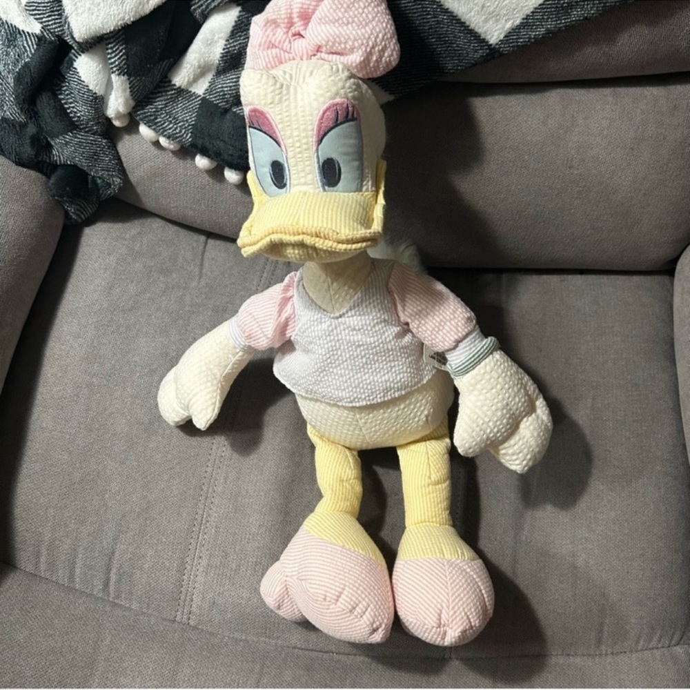 NWT Disney Daisy Duck 19 in high Seersucker Plush Toy